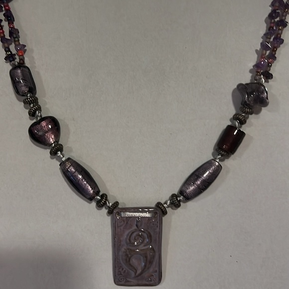 Goddess symbol with Peruvian ceramic focal piece, ametheyst chips - Picture 8 of 8